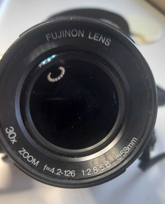 Aparat cyfrowy Fujifilm Finepix S10 Zoom x 30