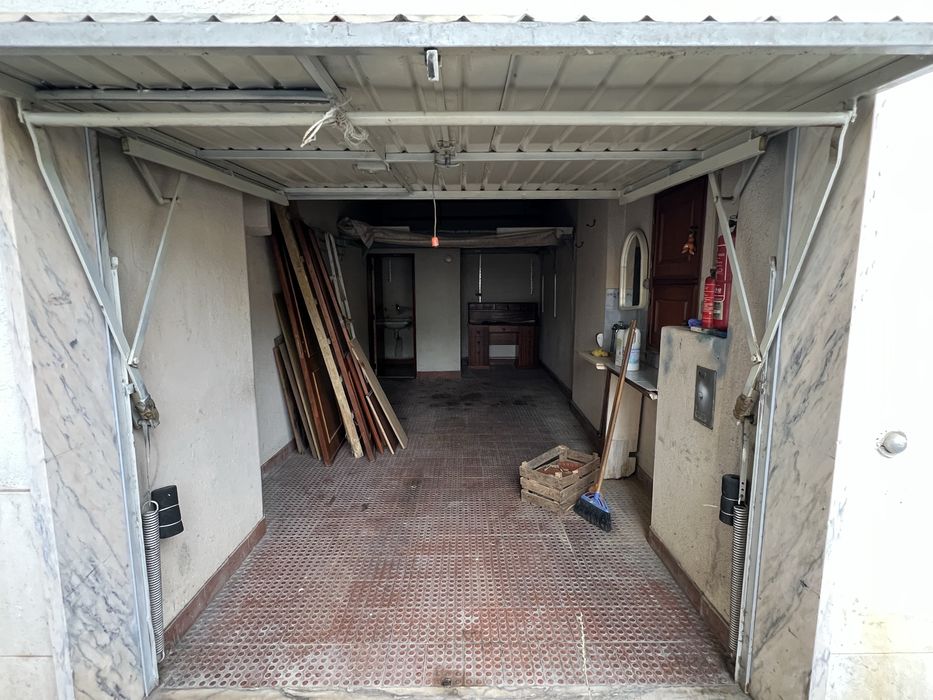 Alugo garagem com 22m2