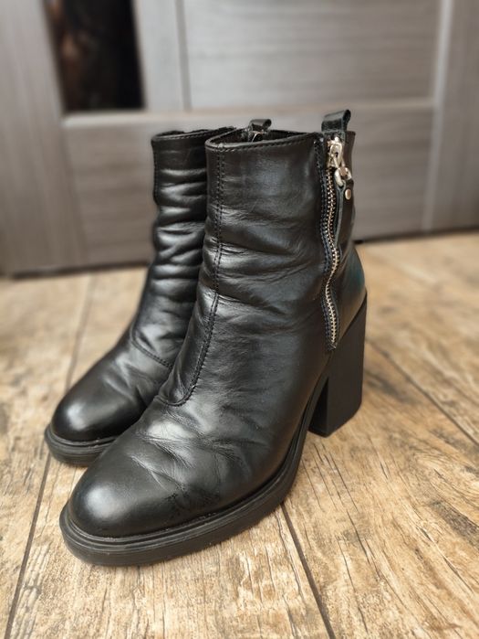 Кожаные ботинки на устойчивом каблучке