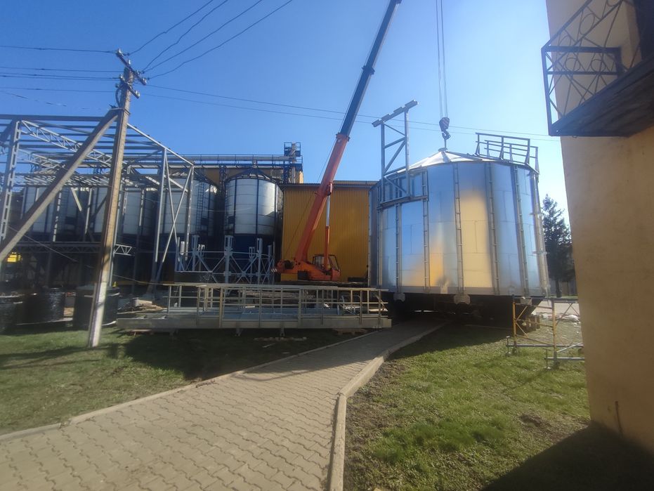 Послуги автокранів 25 тонн 28 метрів Волинська область є люлька