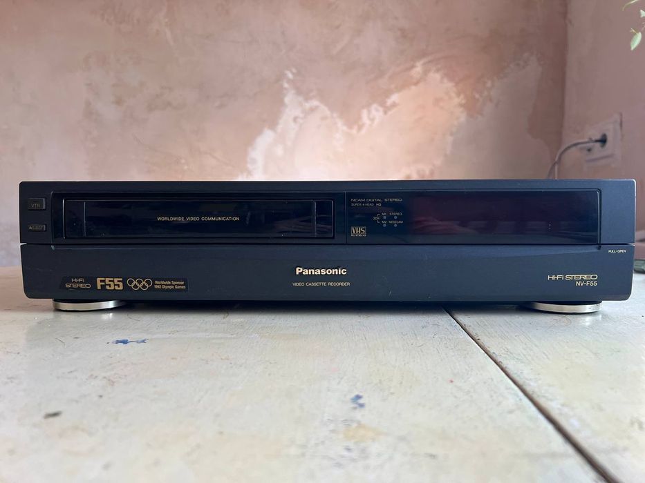 Відеомагнітофон Panasonic NV-F55