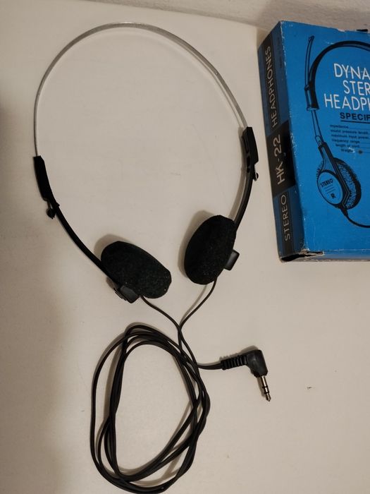 Zestaw Walkman Sharp plus słuchawki sprawny
