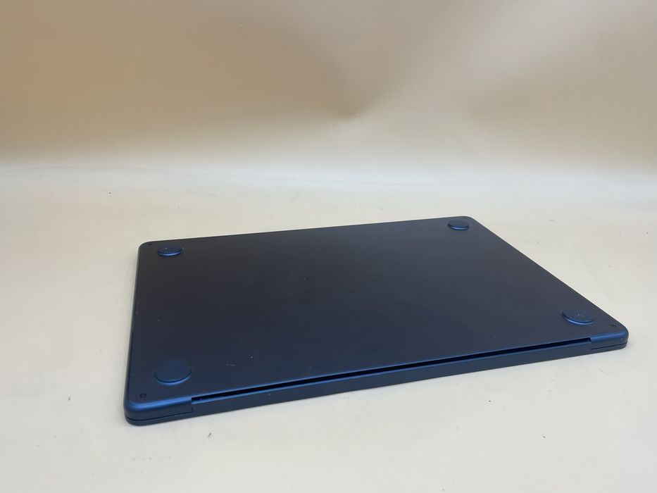 Macbook air 2022 m2 512 gb ssd !