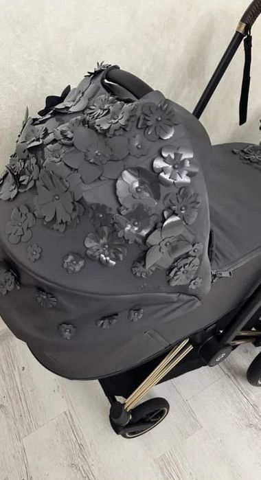 Cybex Priam Simply Flowers Grey коляска