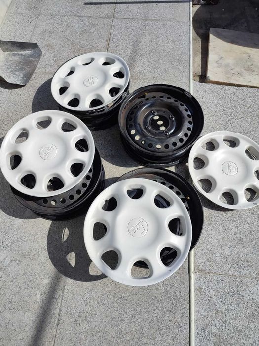 Jantes e tampões semi-novos de microcar aixam