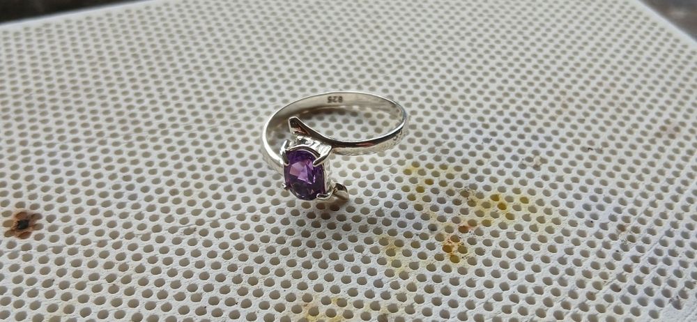 Продам кольцо с природным аметистом