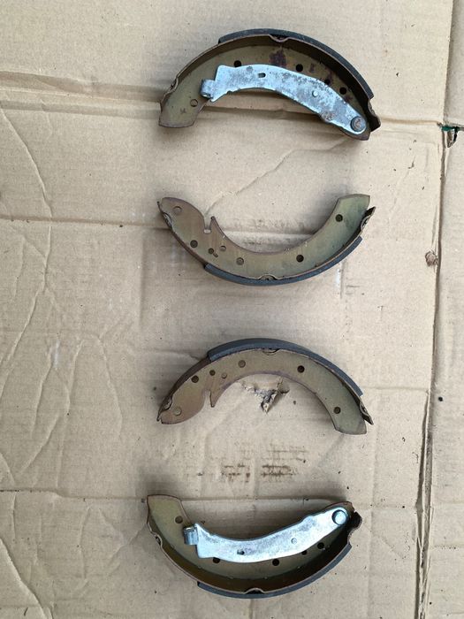 Продаються колодки задні тормозні до Сітроен Берлінго