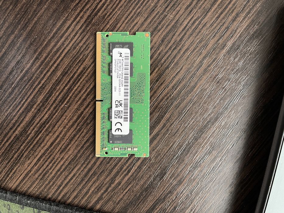 Оперативна памʼять DDR4 на 4Gb