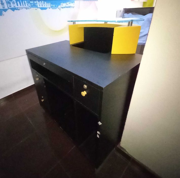 Balcão Comercial Com Tampo de Vidro Para Pagamentos