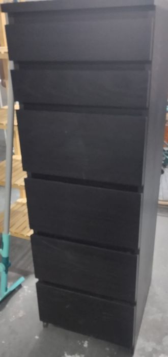 Cómoda alta / camiseiro IKEA MALM castanho escuro  em ótimo estado