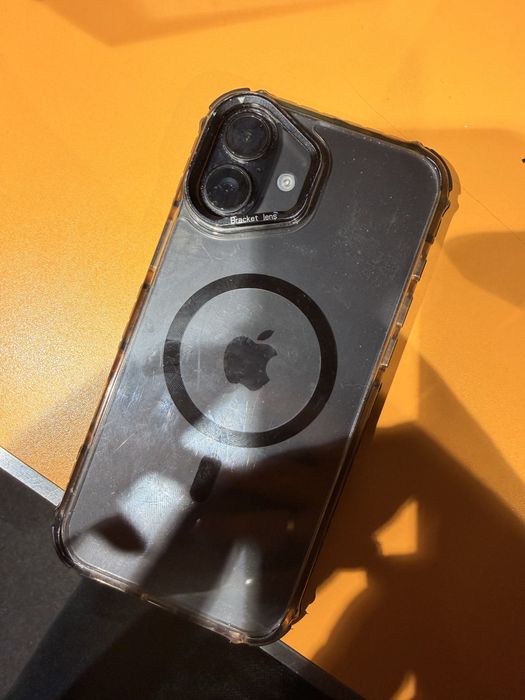 Vendo iphone 16 plus 128GB negociavel