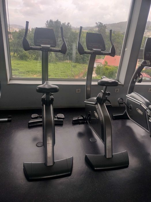 Equipamento cardio ginasio