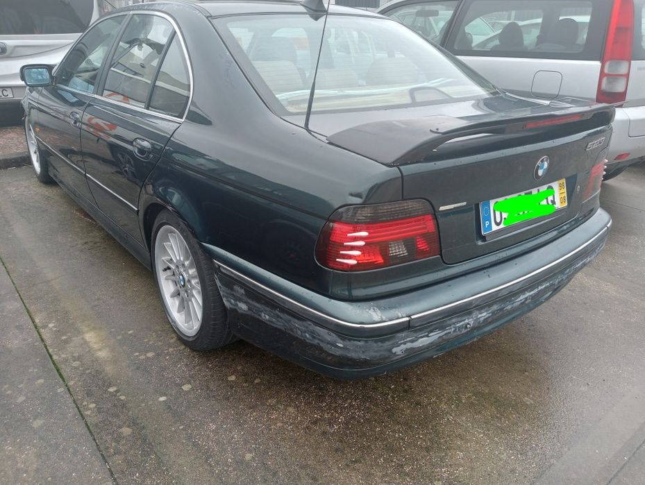 Troca ou Venda  BMW E39 523i