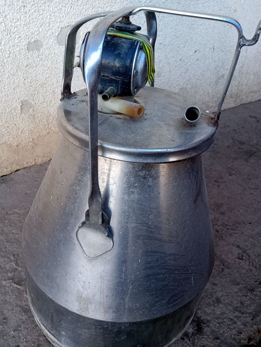 Продам доїльний апарат