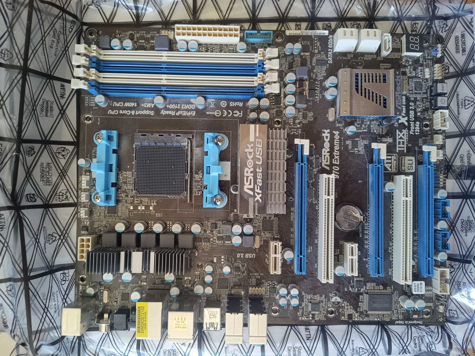 Komputer bez dysku i obudowy AMD FX-8120 + GeForce GT 440 + 24 DDR3