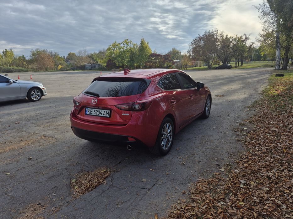 Продам Mazda 3 1.5 2014