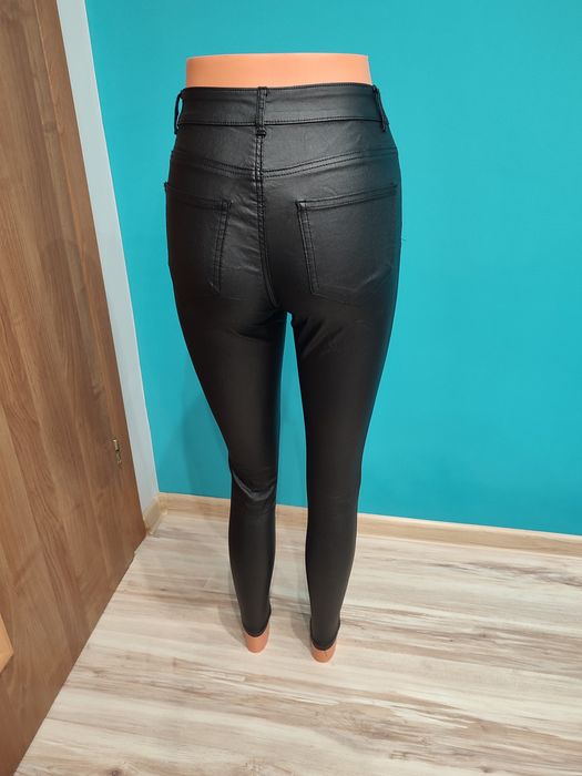 Spodnie rurki woskowane czarne rozmiar XS