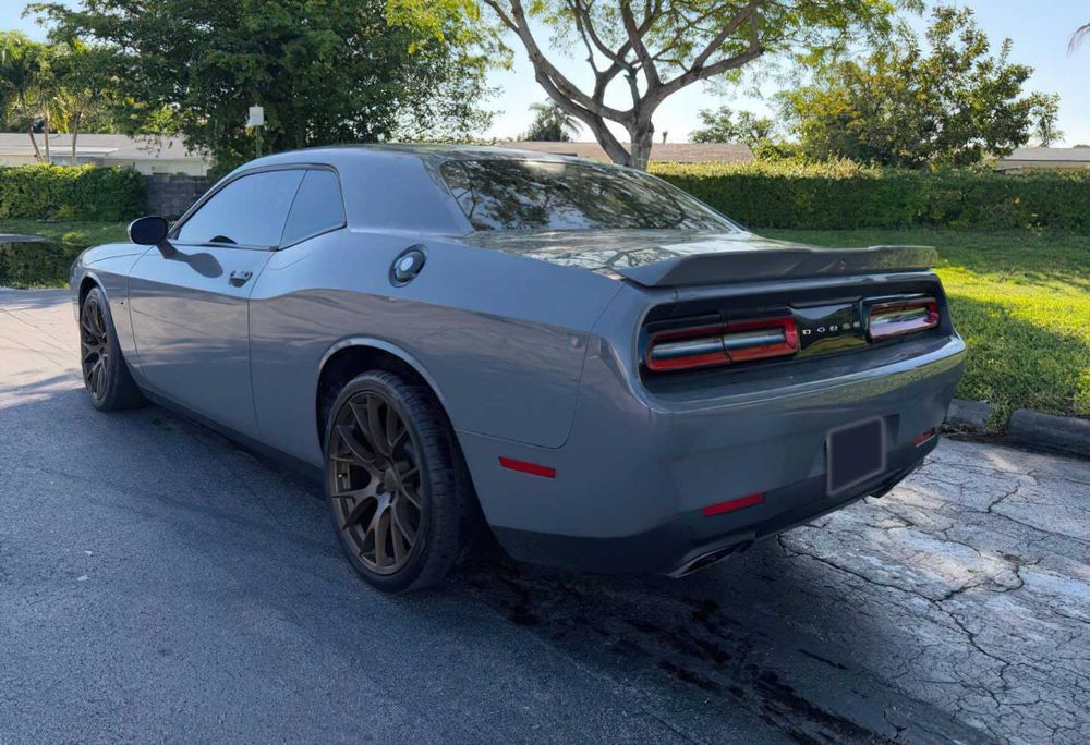 Dodge Challenger      2017