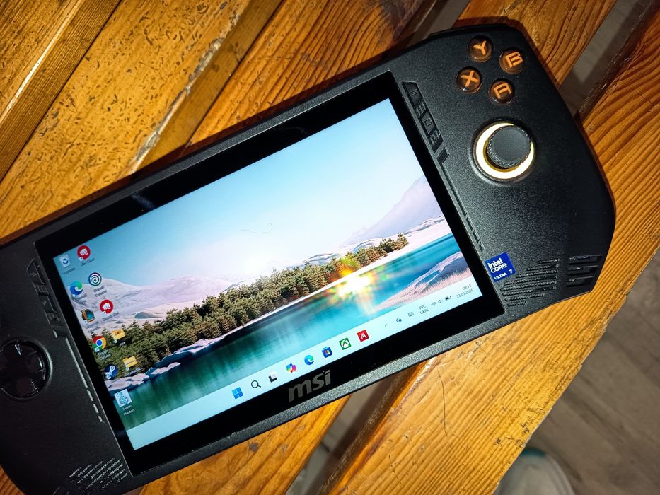 Продам приставку MSI Claw A1M