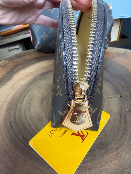 косметичка Louis vuitton