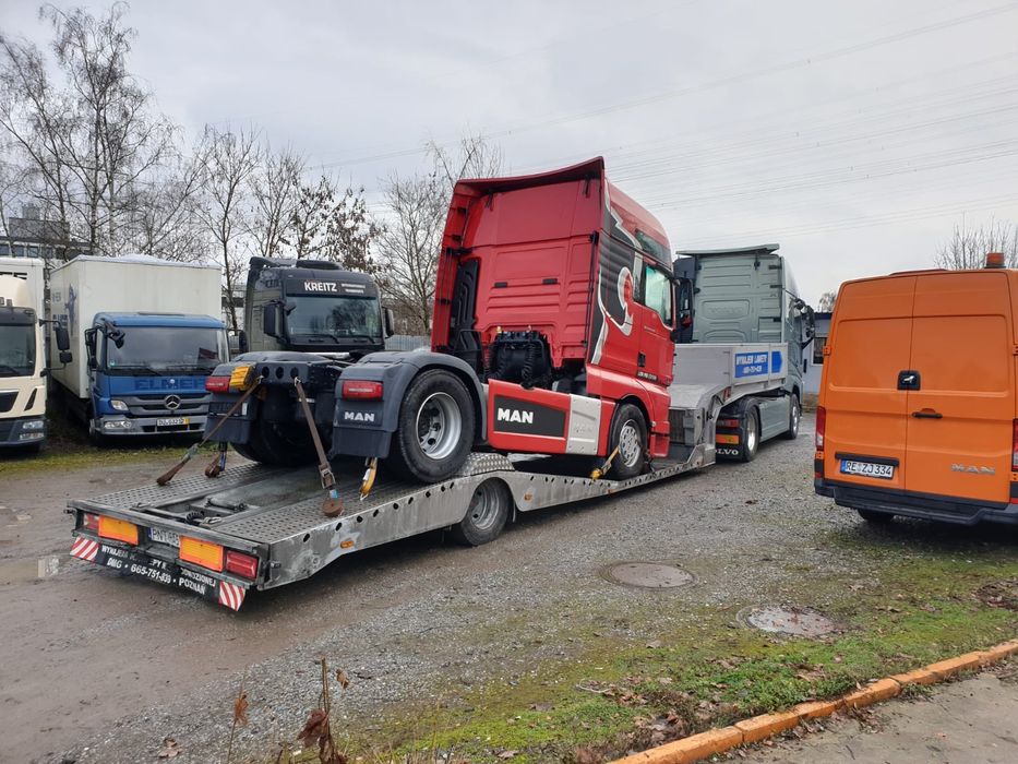 Wynajem lawety niskopodwoziowej laweta niskopodwozie TIR awaria