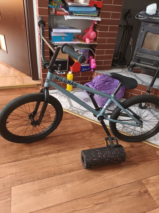 Rower wildman niebieski bmx pisać