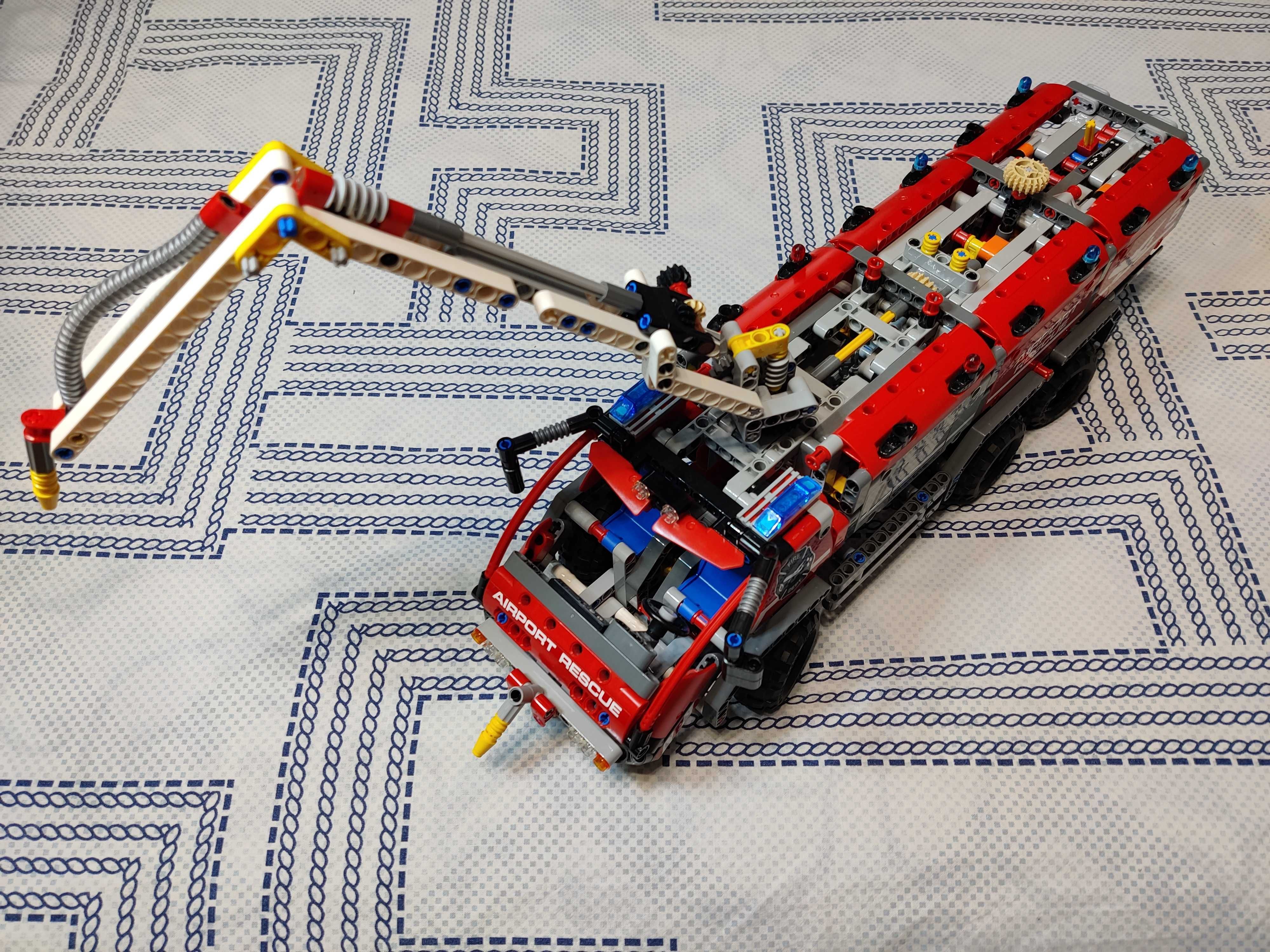 Lego technic airport sale