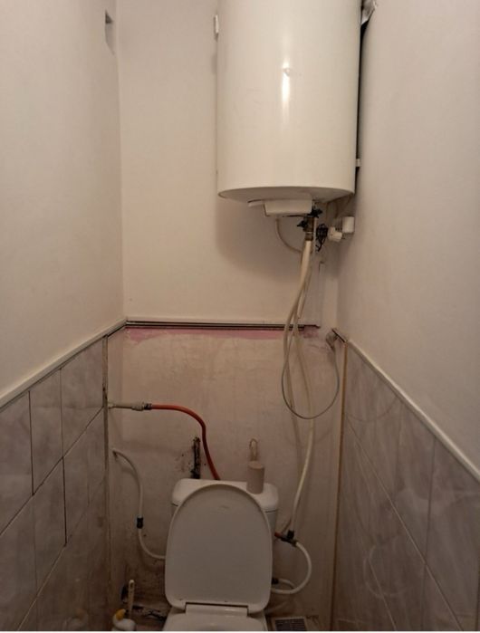 Продається трикімнатна квартира