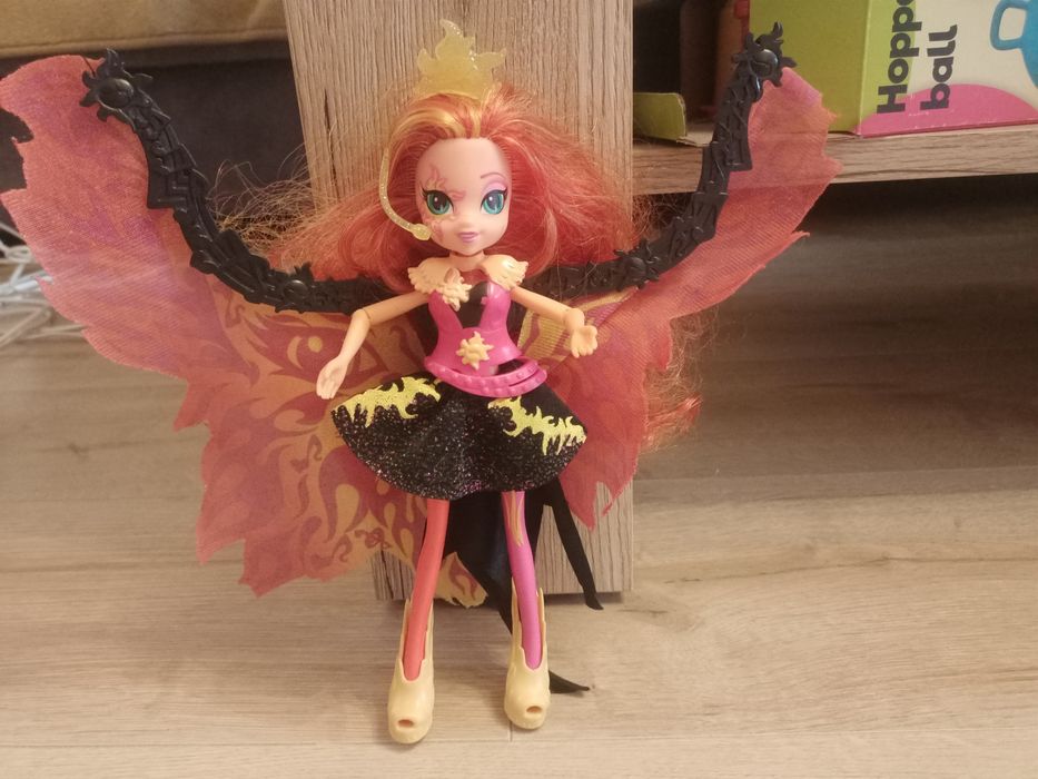 Lalki Barbie i Sunset Shimmer