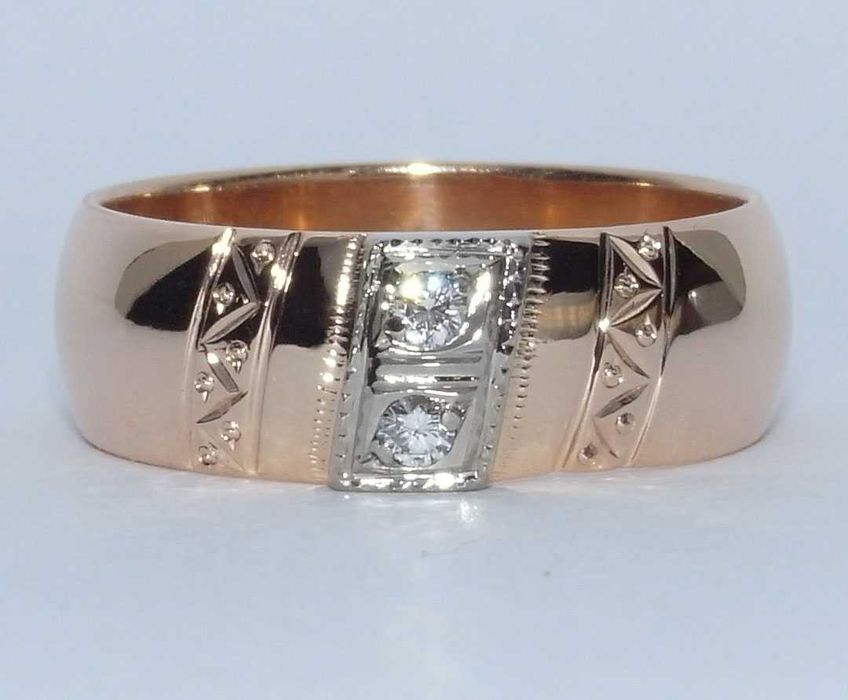 Кольцо обручальное золотое с бриллиантами СССР . р.17.