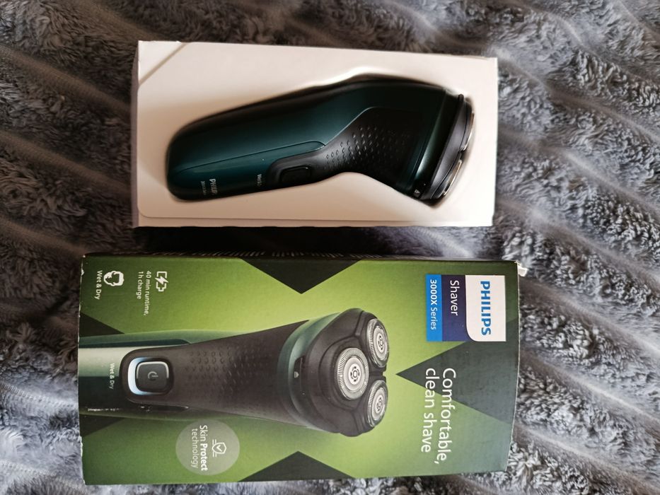 Продам Електробритву Philips 3000 х series