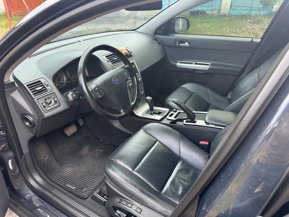 Вольво V50 2.0 дизель. автомат