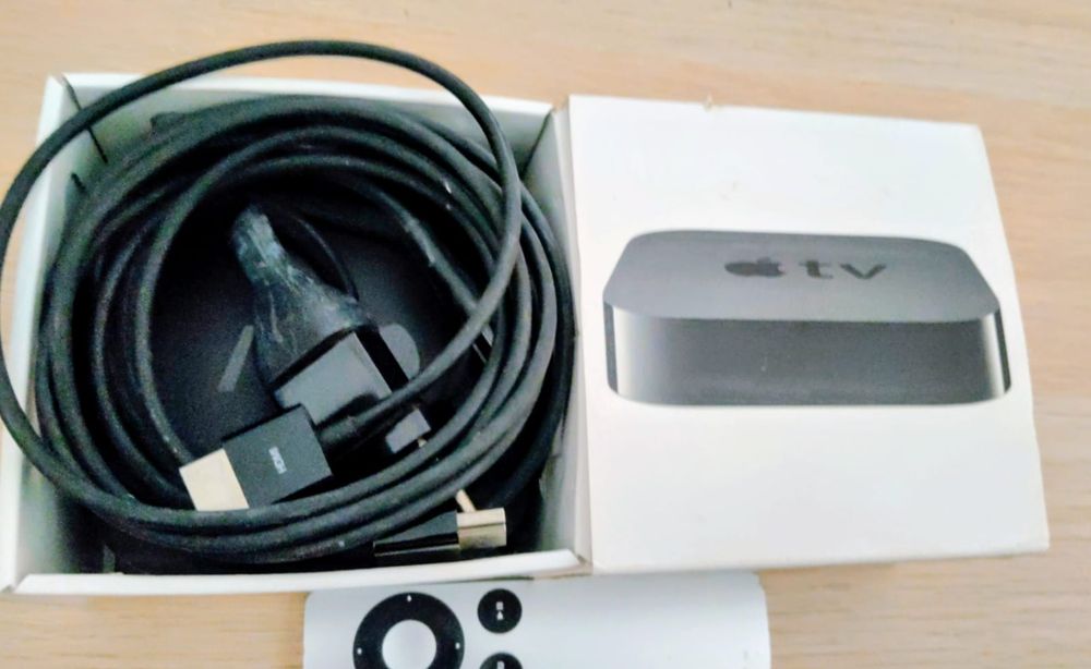 Apple TV (3rd Gen), with remote