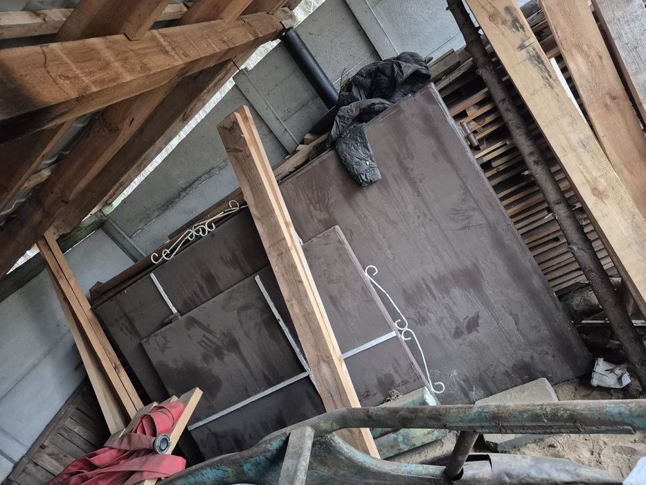 Brama wjazdowa z uliczką