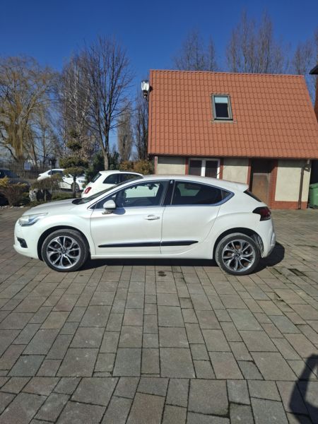 DS Automobiles DS 4