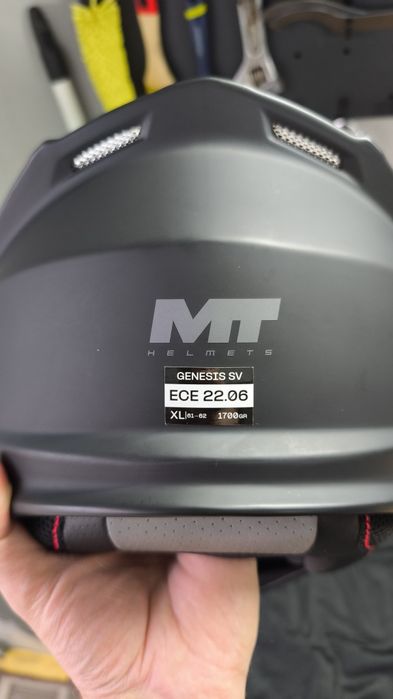 Мото шолом  MT Genesis SV Pure A1