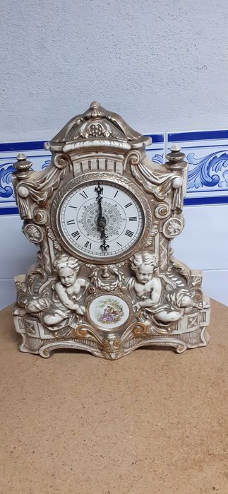 Relógio de mesa decorativo