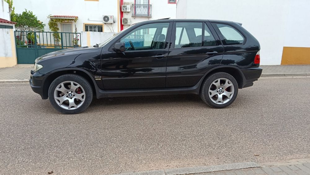 Vende-se Suv BMW x5 3.4x4  E53 218cv de caixa automática 6v
