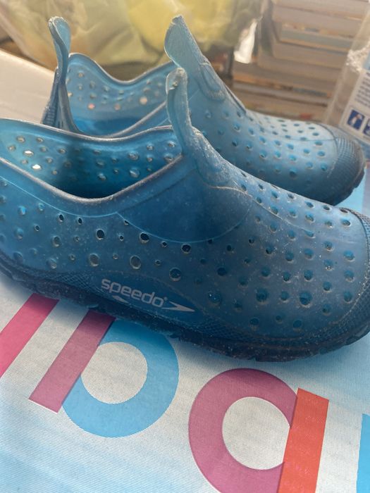 Sapatinhos de piscina/ praia