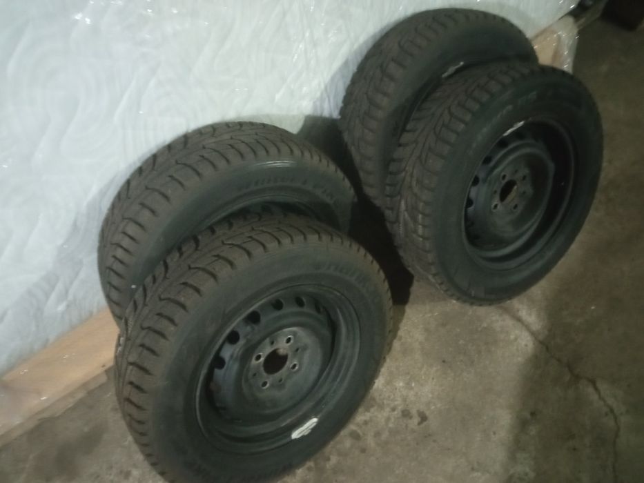 Продам шини в чудовому стані 175/70 R13