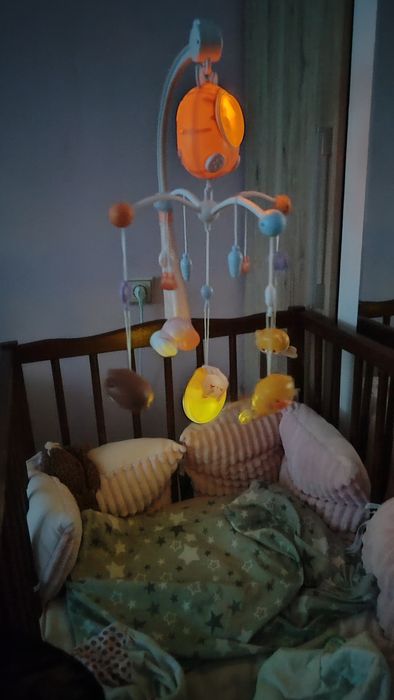 Мобіль в дитяче ліжечко