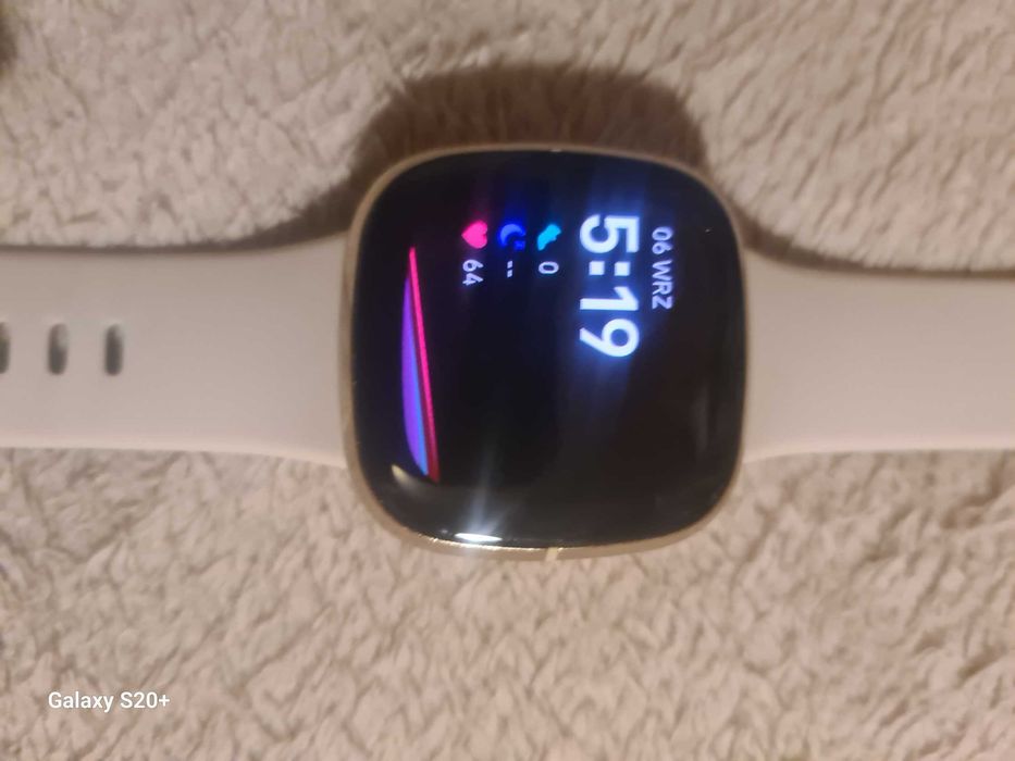 Zegarek smartwatch Fitbit Sense.