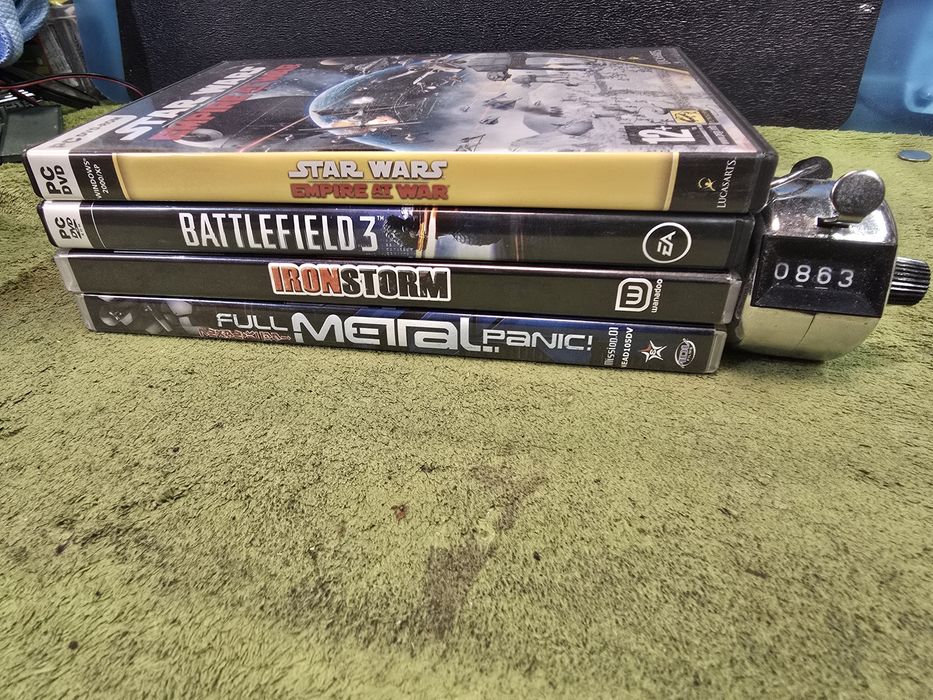 Zestaw 4 gier na PC vintage.