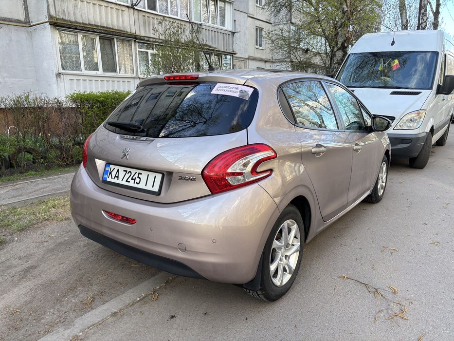Peugeot 208 1.2 АКПП
