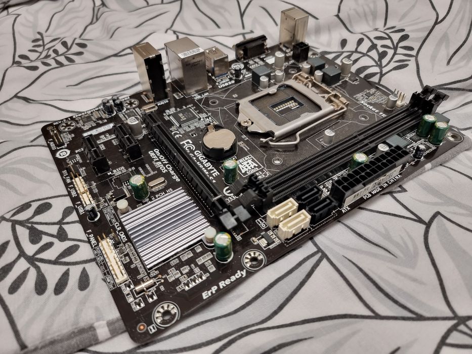 На запчастини або під відновлення, материнська плата 1150 сокет + блок