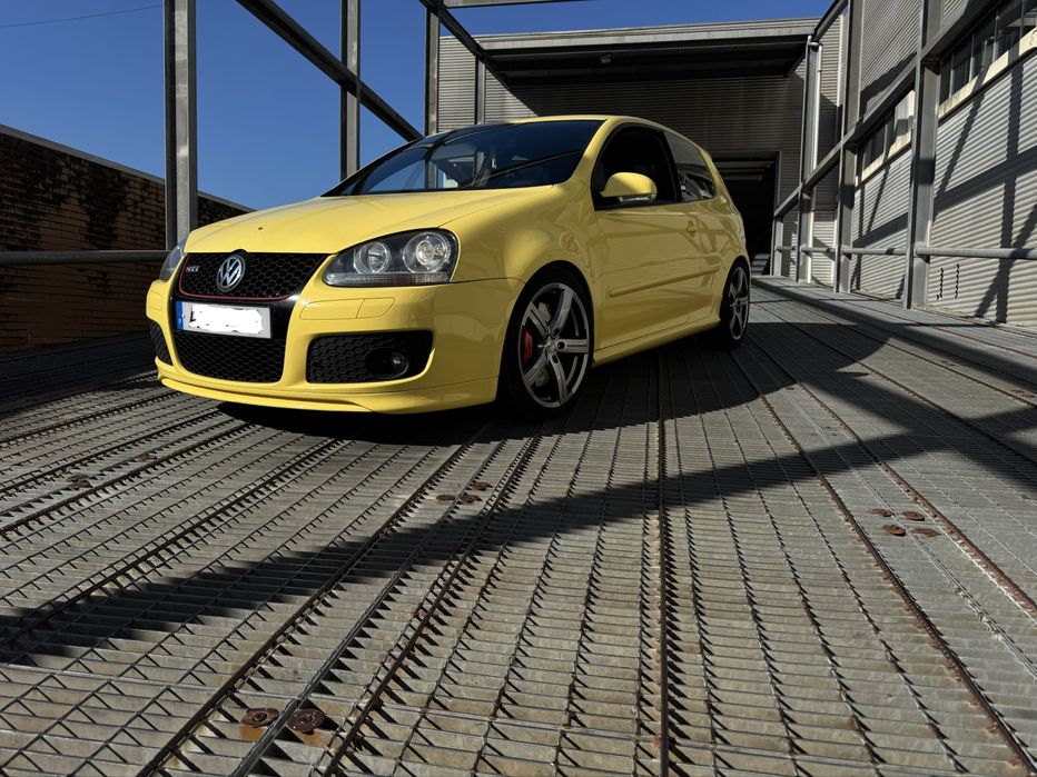 Volkswagen Golf V GTI Pirelli – Edição Limitada / 3xx CV