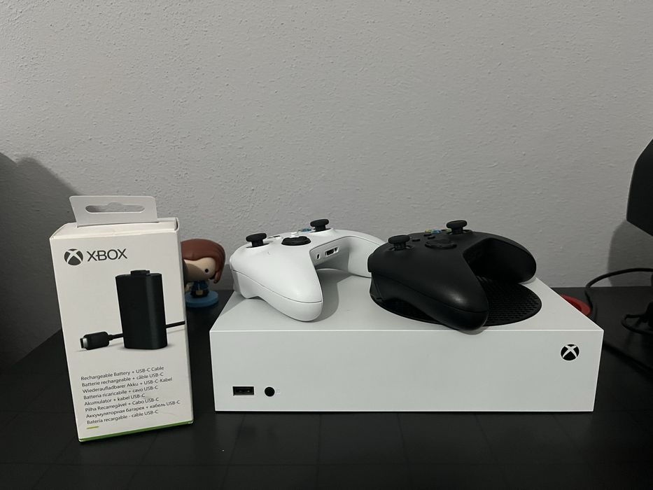 Xbox serie S 512gb + Volante thrustmaster t98 ferrari 296 gtb