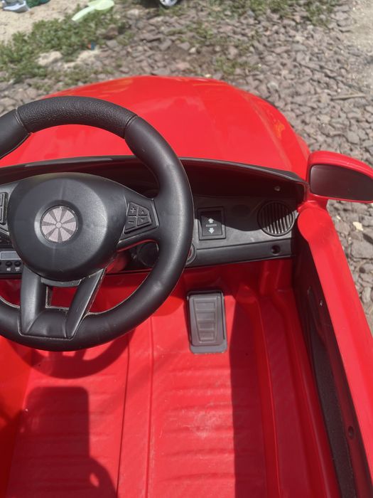 Дитячий автомобіль