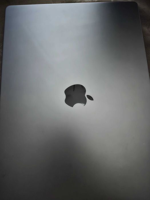 MacBook Pro 16" 2021 M1 Pro 16GB RAM 512GB SSD