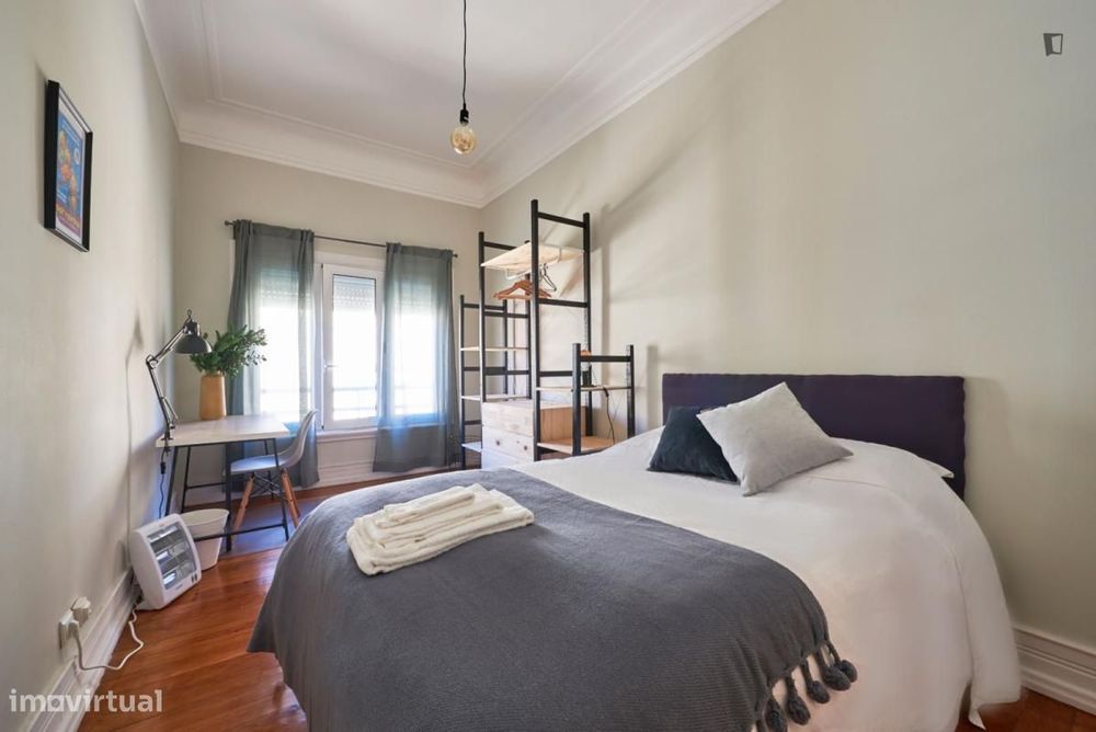 Quarto - localizado em Entrecampos Lisbon